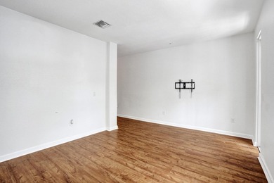 Amazing Townhome in Royal Palm Beach. Great Location! All Ages! - photo 33