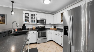 Discover the perfect blend of comfort, convenience & lake - photo 5