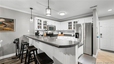 Discover the perfect blend of comfort, convenience & lake - photo 6
