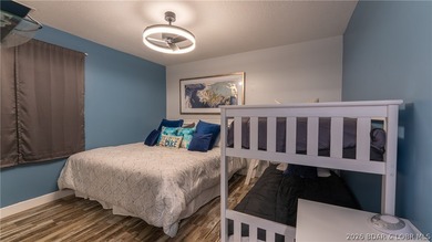 Discover the perfect blend of comfort, convenience & lake - photo 9