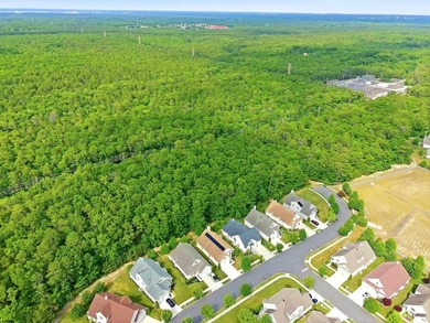 Welcome to easy living in this beautifully maintained 2-bedroom - photo 42