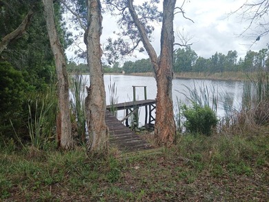 Updated 2 Bedroom, 2 Bath with Water Views and a double - photo 6