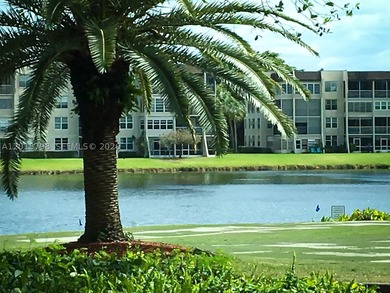Spacious 2-bedroom, 2-bath condo located in the desirable Live - photo 15