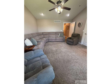 Beautifully maintained, one-owner home offering a spacious open - photo 7