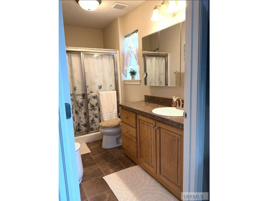 Beautifully maintained, one-owner home offering a spacious open - photo 8