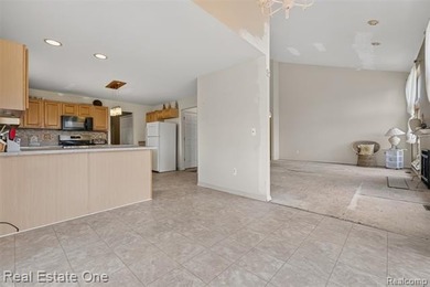 Welcome to this beautiful lakefront home in the highly - photo 21