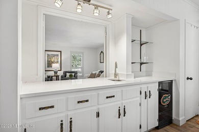 Recent Price Improvement! Classy and Convenient, Welcome Home to - photo 25
