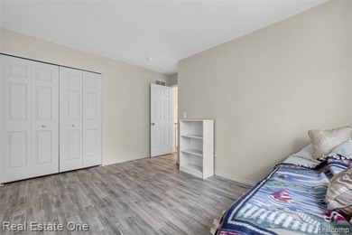 Welcome to this beautiful lakefront home in the highly - photo 33
