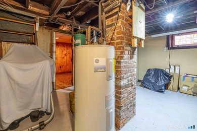 Very well maintained, owner occupied for over 50 years, 4 - photo 35