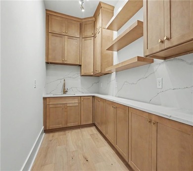 NEW PRICE | JUST COMPLETED CUSTOM HOME IN GATED DOCKSIDE - photo 9