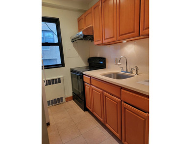 Charming 1 Bedroom Coop in Heart of Great Neck for Sale - photo 5