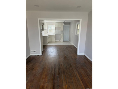 Fully renovated house includes new kitchen, bathrooms and all - photo 6