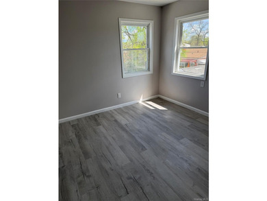 Fully renovated house includes new kitchen, bathrooms and all - photo 8