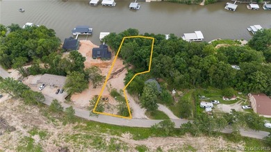 Discover the perfect setting for your custom luxury lakefront - photo 1
