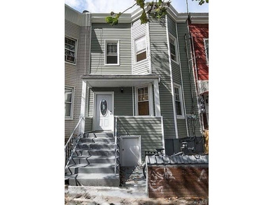 2 family home, perfect for both end-users and investors - photo 3