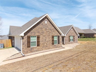 Check out the comfort and convenience in this spacious 4-bedroom - photo 4