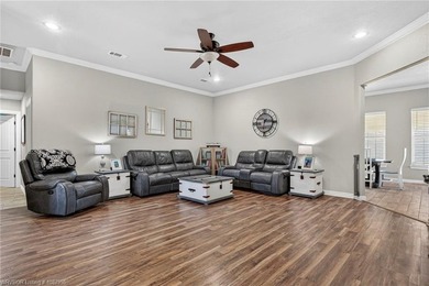 Check out the comfort and convenience in this spacious 4-bedroom - photo 7