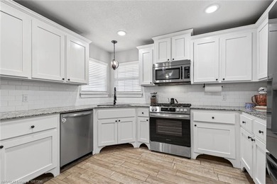 Check out the comfort and convenience in this spacious 4-bedroom - photo 10