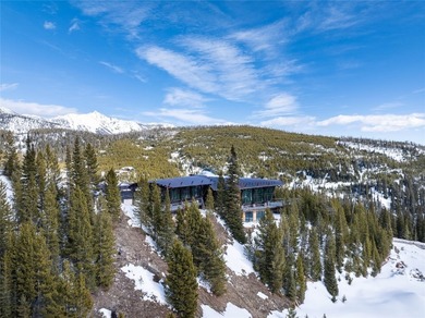 Indisputably iconic, The Vancerra, the vanguard above the clouds - photo 11