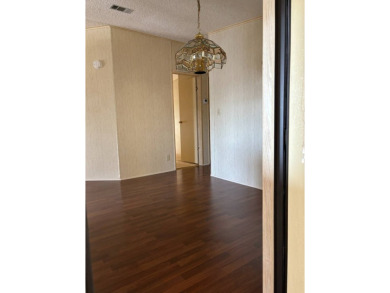 OWNER OPEN TO ALL REASONABLE OFFERS! IMMACULATE 2 BED 2 BATH - photo 13