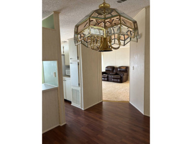 OWNER OPEN TO ALL REASONABLE OFFERS! IMMACULATE 2 BED 2 BATH - photo 16