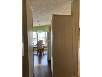 OWNER OPEN TO ALL REASONABLE OFFERS! IMMACULATE 2 BED 2 BATH - photo 18