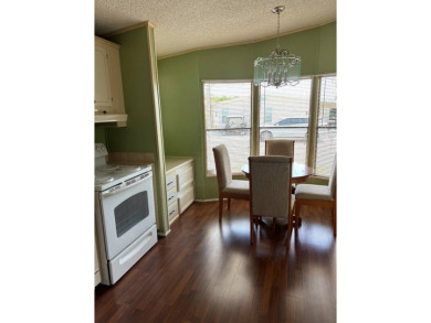 OWNER OPEN TO ALL REASONABLE OFFERS! IMMACULATE 2 BED 2 BATH - photo 20