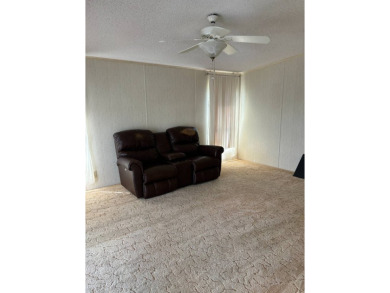 OWNER OPEN TO ALL REASONABLE OFFERS! IMMACULATE 2 BED 2 BATH - photo 28