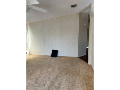 OWNER OPEN TO ALL REASONABLE OFFERS! IMMACULATE 2 BED 2 BATH - photo 29