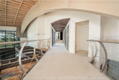 Indisputably iconic, The Vancerra, the vanguard above the clouds - photo 32