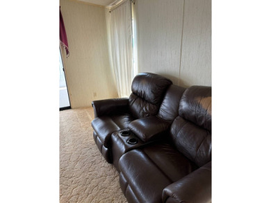 OWNER OPEN TO ALL REASONABLE OFFERS! IMMACULATE 2 BED 2 BATH - photo 32