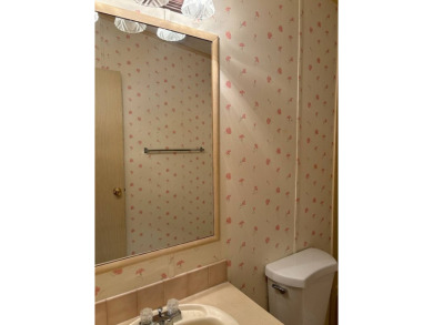 OWNER OPEN TO ALL REASONABLE OFFERS! IMMACULATE 2 BED 2 BATH - photo 40
