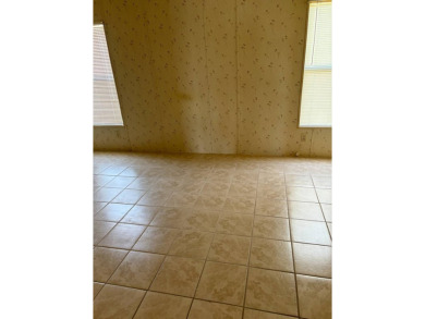 OWNER OPEN TO ALL REASONABLE OFFERS! IMMACULATE 2 BED 2 BATH - photo 45