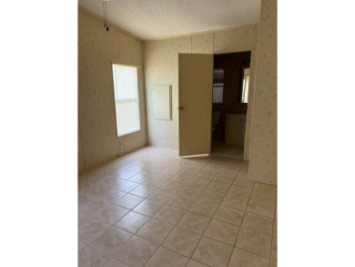 OWNER OPEN TO ALL REASONABLE OFFERS! IMMACULATE 2 BED 2 BATH - photo 46