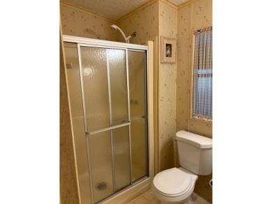 OWNER OPEN TO ALL REASONABLE OFFERS! IMMACULATE 2 BED 2 BATH - photo 48