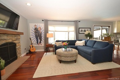 This Stately and spacious 4/5 bedroom Colonial is set on a - photo 8