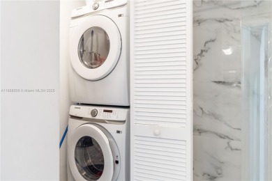 Unobstructed view of Biscayne Bay from this 1 bed/1 bath