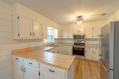 Welcome to your dream home! This stunning completely remodeled - photo 12