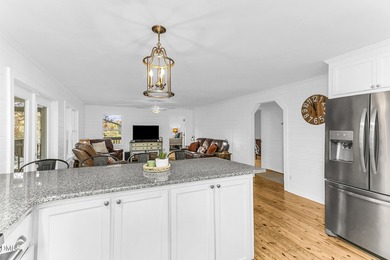 Beautiful 3BR/2BA waterfront home on Hyco Lake featuring amazing - photo 17
