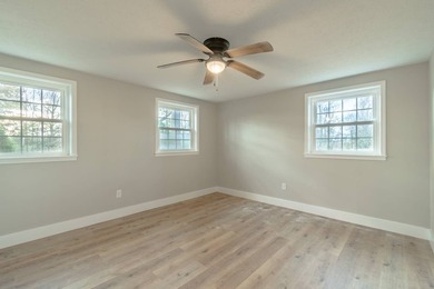 Welcome to your dream home! This stunning completely remodeled - photo 24