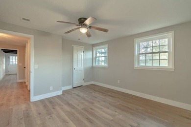 Welcome to your dream home! This stunning completely remodeled - photo 25