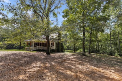 (private lake, pond, creek) Home For Sale in Grady Alabama