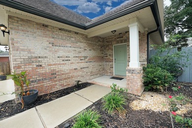 Central Niceville Location - Conveniently located near schools - photo 2