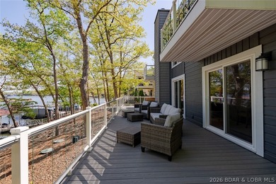 Lakefront home in highly sought-after 6 Mile Cove, Turnkey with - photo 3