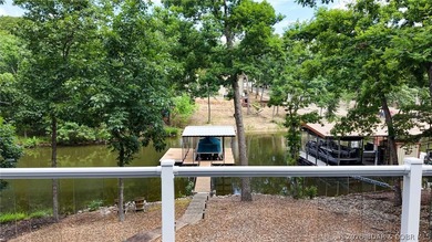 Lakefront home in highly sought-after 6 Mile Cove, Turnkey with - photo 7