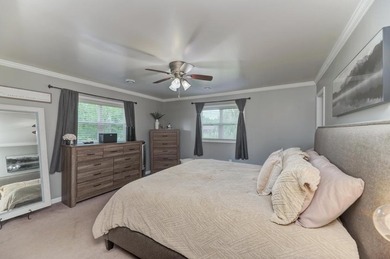 Stunning three bedrooms two baths, master bath, 1600 square foot - photo 11