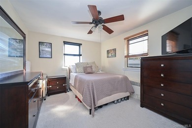 New to market! Second-floor 2-bedroom garden-style co-op - photo 12
