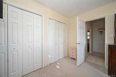 New to market! Second-floor 2-bedroom garden-style co-op - photo 13