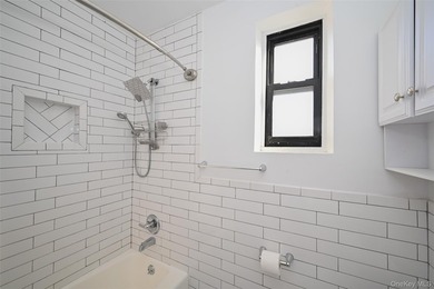 New to market! Second-floor 2-bedroom garden-style co-op - photo 14