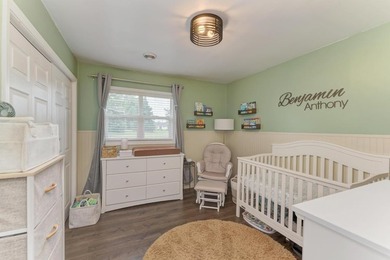 Stunning three bedrooms two baths, master bath, 1600 square foot - photo 15